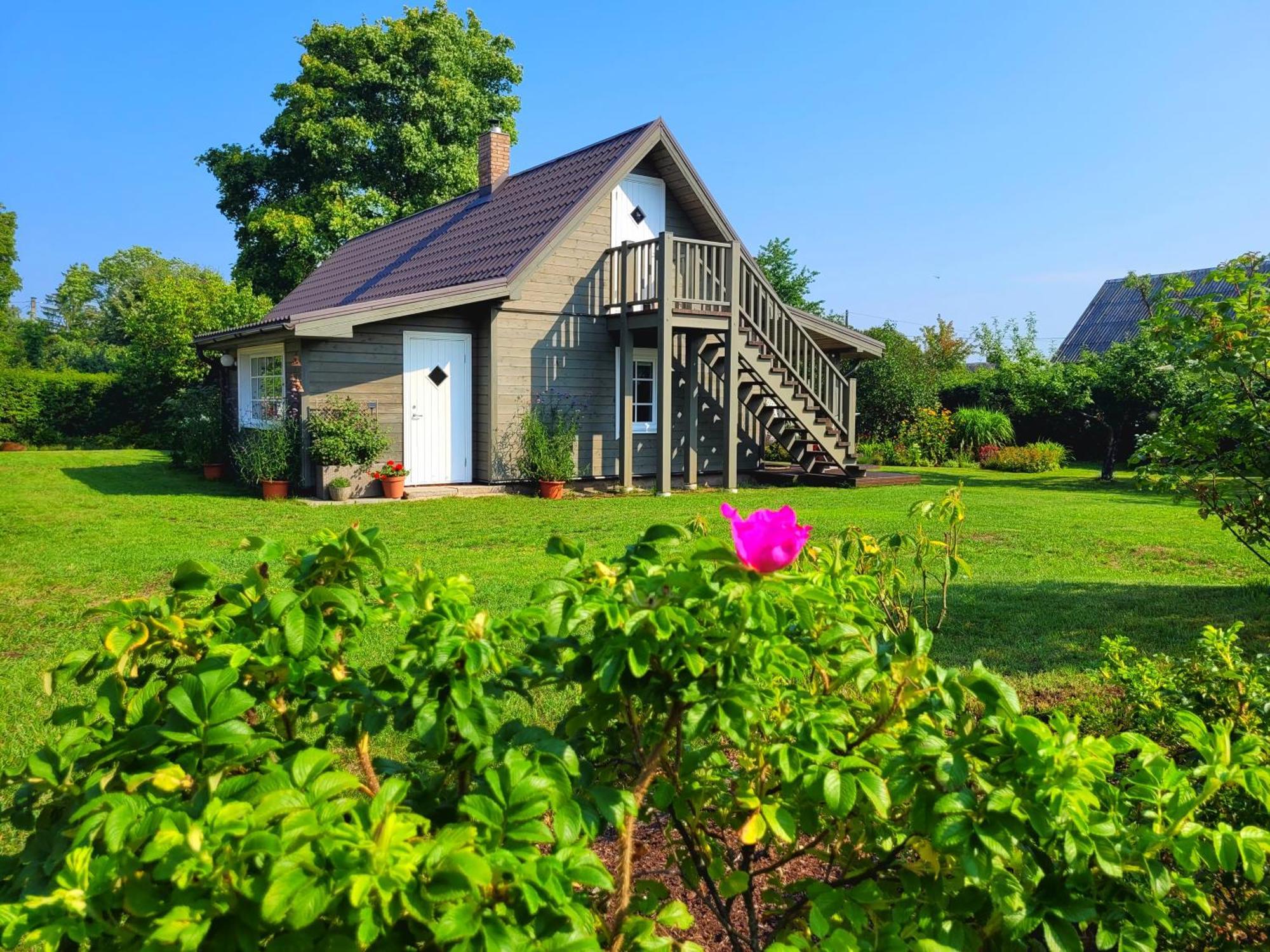 Villa Namins Pie Juras Lapmežciems Exterior foto